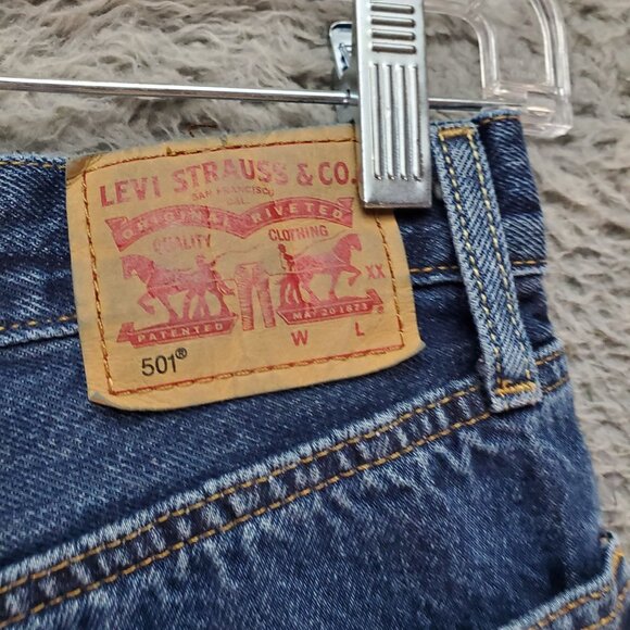 Levis Jeans Womens 25 Blue 501 Original Fit High-Rise Straight-Leg Cotton Denim - Picture 2 of 11